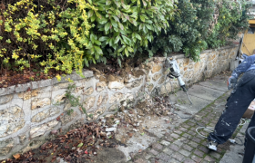 Démolition d'un mur et décaissement avec évacuation des terres à Mériel