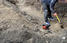 Démolition d'un mur et décaissement avec évacuation des terres à Mériel